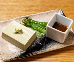 東京クラフト枝豆で作った優しい緑の色合いの絹豆腐