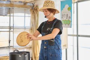 塩茹での実演
