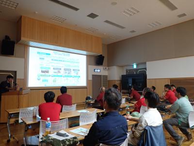 最新の取り組みについて研究員よりレクチャー