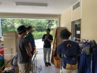 作業棟には様々な機械や資材
