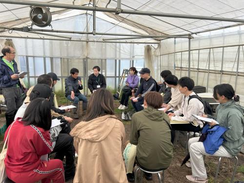 田中さんのハウス内